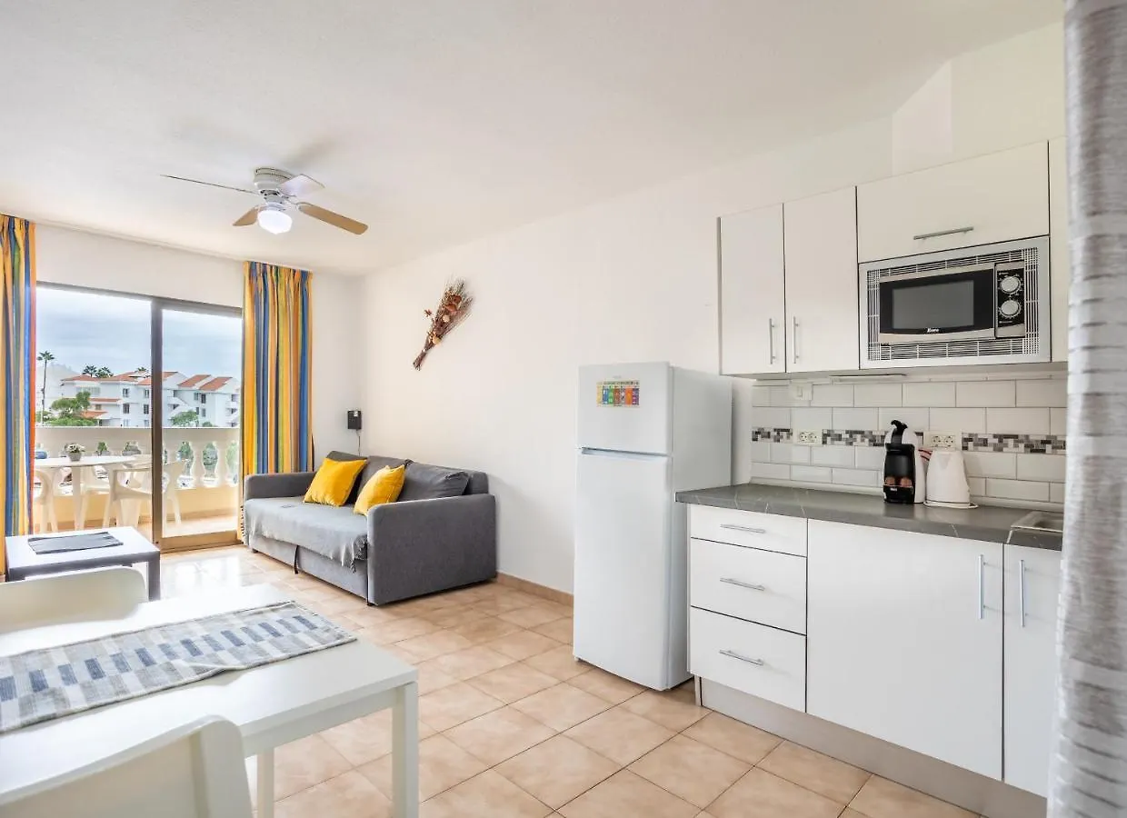 Castle Harbour Matthew'S Flat Los Cristianos By Lovetenerife Spanien